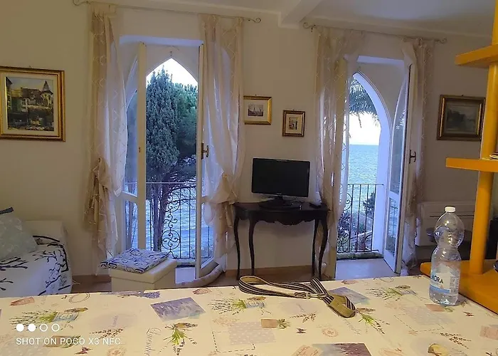 Apartment Casa Rosa Imperia